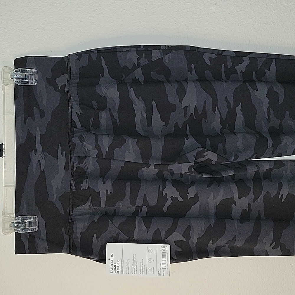 Athleta Salutation Camo Joggers, MP, Black, NWT - Picture 8 of 16
